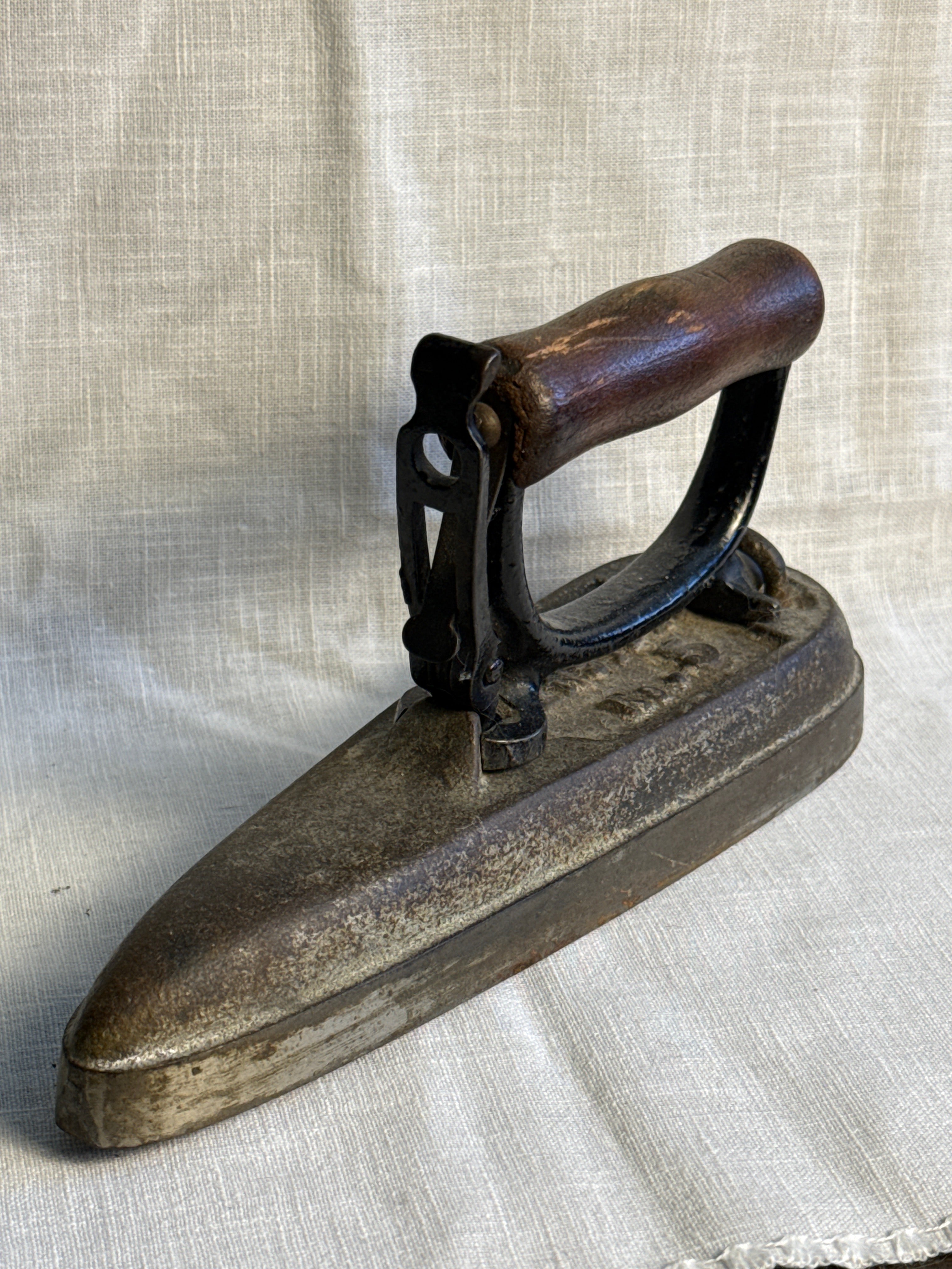 Sensible No. 5 Sad Iron 8”